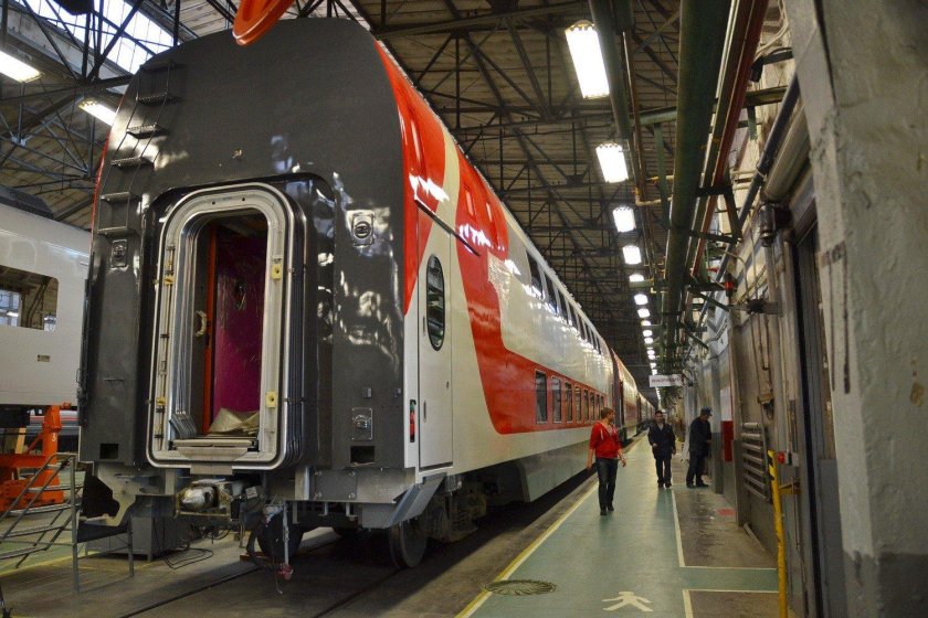 Двухэтажные вагоны Тверского вагоностроительного завода