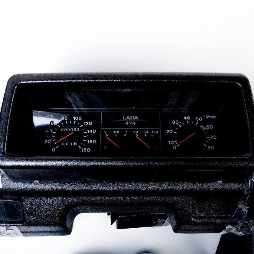 ВАЗ 21213 Нива приборная панель