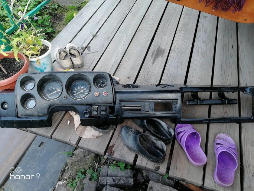 Торпедо панель Нива 2121