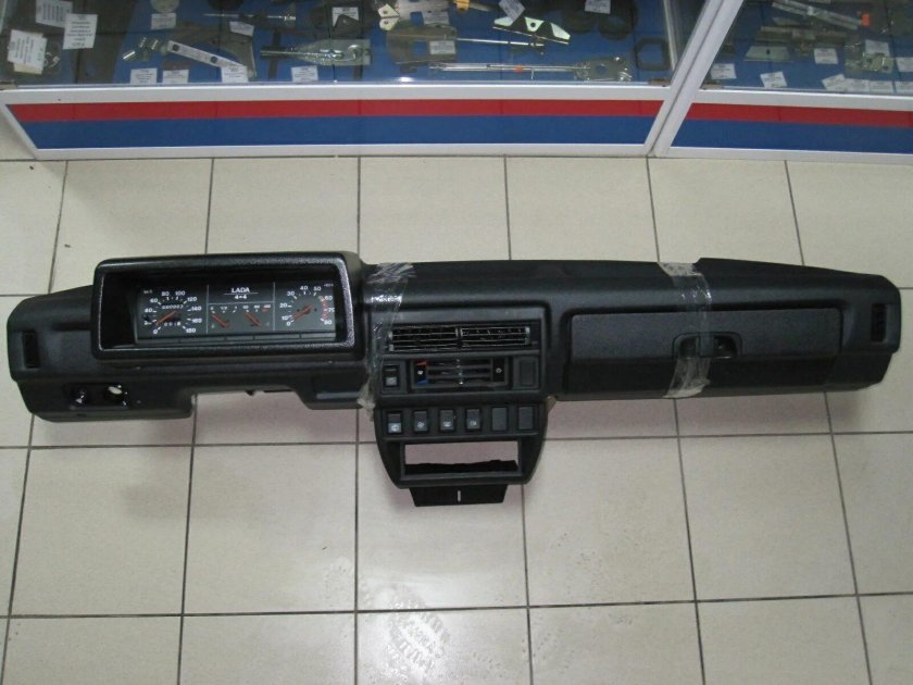 Панель Торпедо ВАЗ 21213