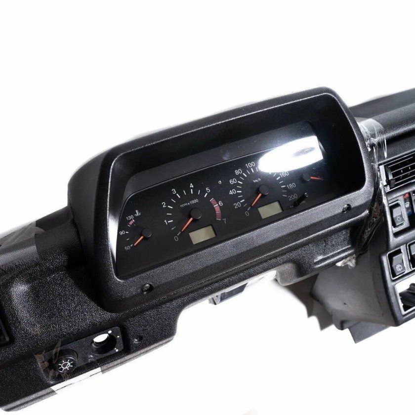 Приборная панель Лада 4х4