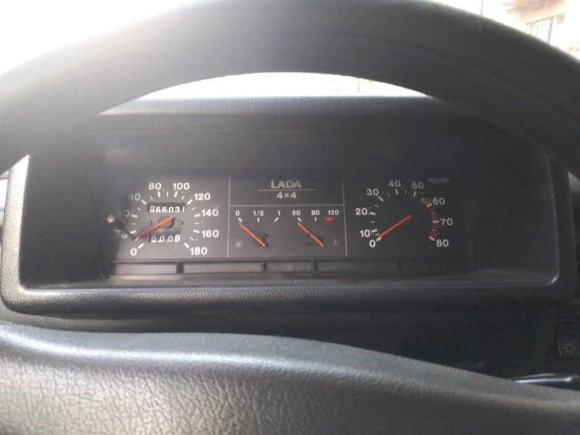 Приборная панель ВАЗ 2121