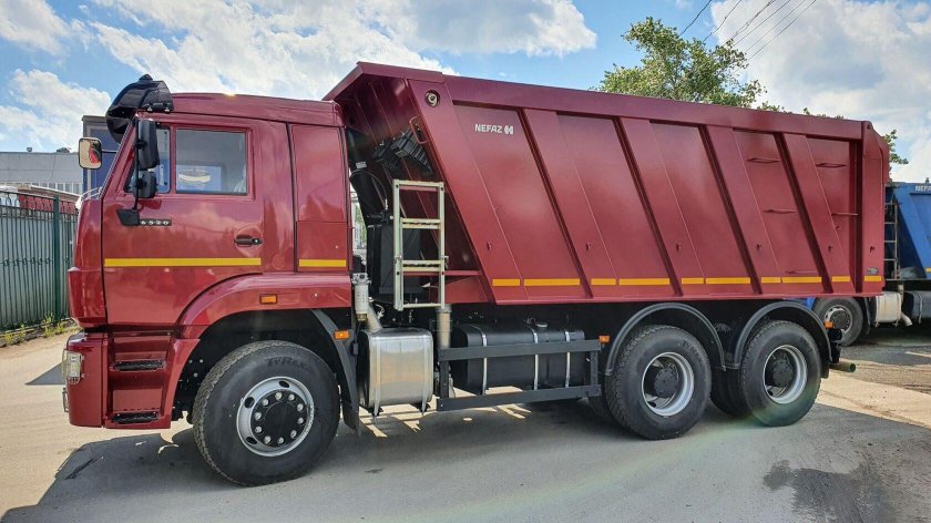 Самосвал КАМАЗ 6520-7080-49