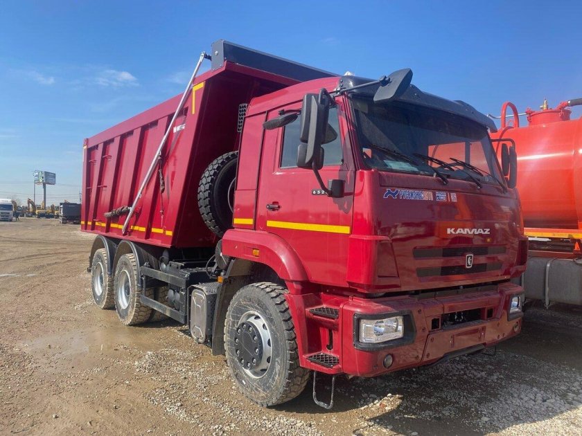 Новый камаз самосвал