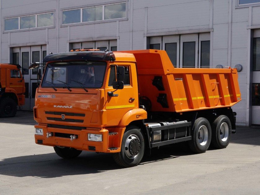 Грузовой самосвал КАМАЗ 65115