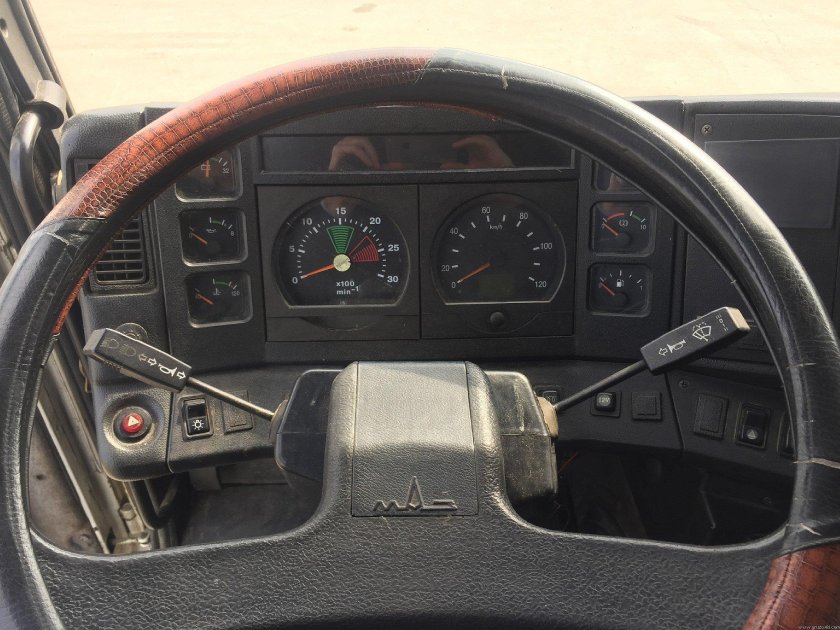 Комбинация приборов МАЗ 5440