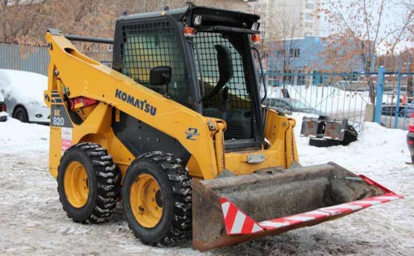 Komatsu sk820