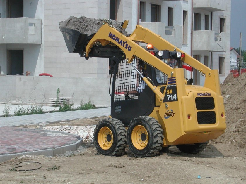 Фронтальный мини погрузчик