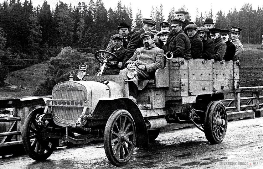 Автомобили 1915 года завода «Руссо-Балт"