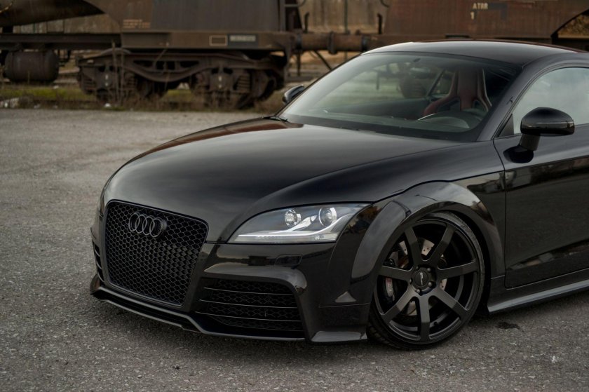 Ауди ТТ черная