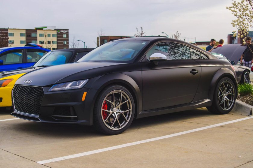 Ауди ТТ черная