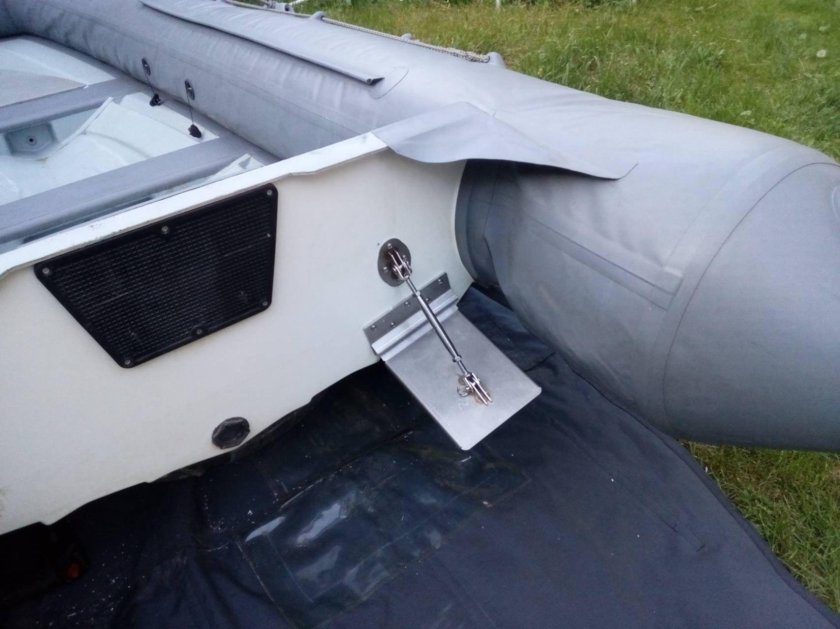 Солар 420 стрела транцевые плиты