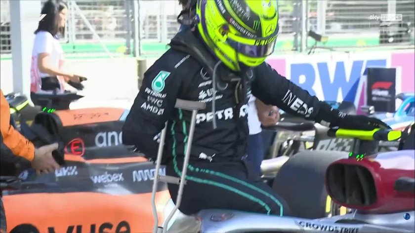 Lewis Hamilton спина