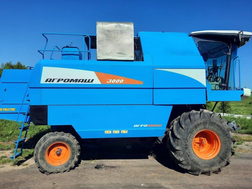 Комбайн агромаш 3000