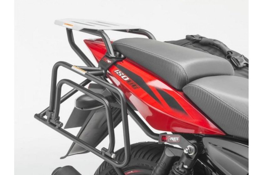 Bajaj Pulsar 180 с кофрами