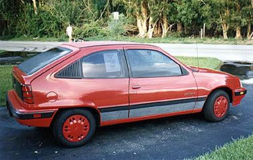 Понтиак Нексия