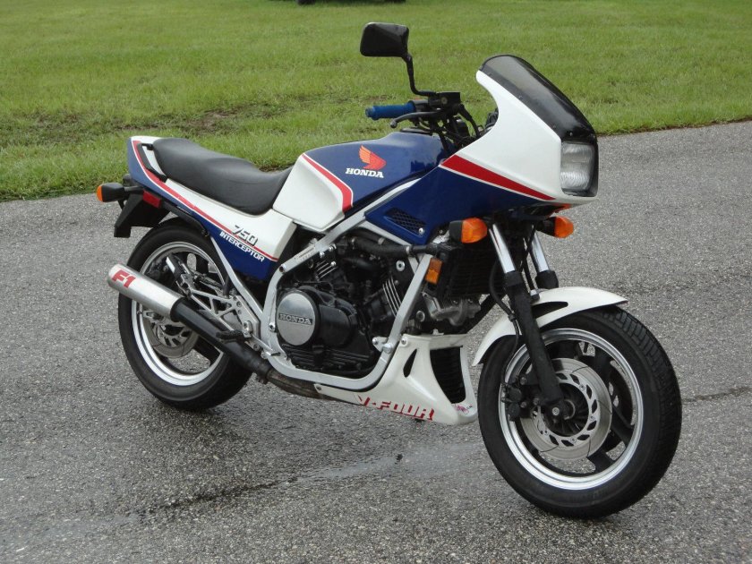 Honda vf750f