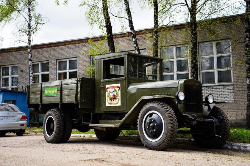 Грузовик полуторка газ аа