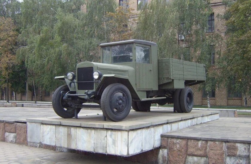 Полуторка и ЗИС 5