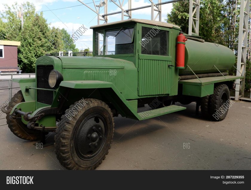 Грузовик полуторка ЗИС 5