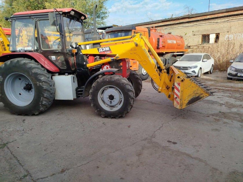 Экскаватор-погрузчик амкодор 702еа