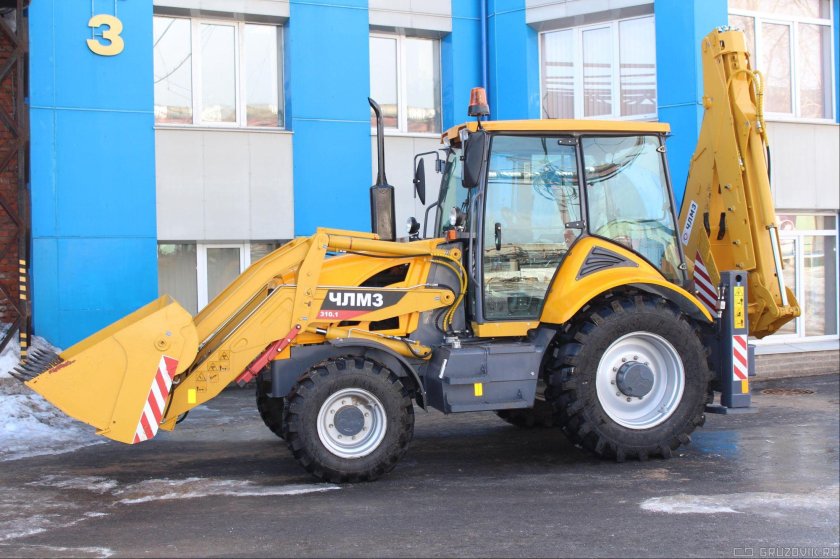 Экскаватор-погрузчик ЧЛМЗ-310