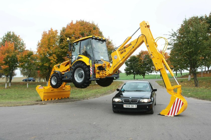 Экскаватор-погрузчик ДЭМ-310