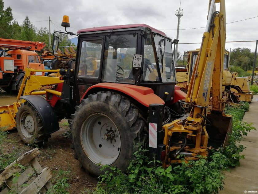 Экскаватор-погрузчик ДЭМ-1143