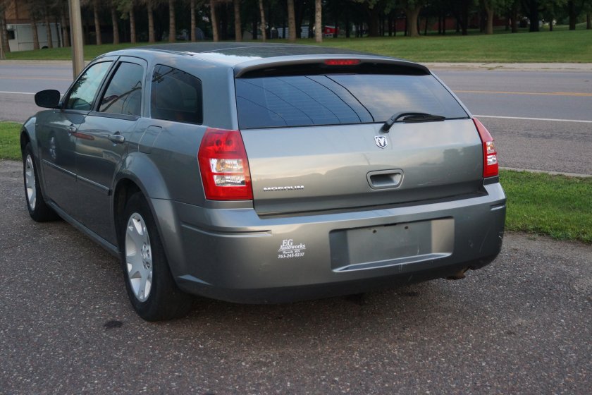 Додж Магнум вид сзади