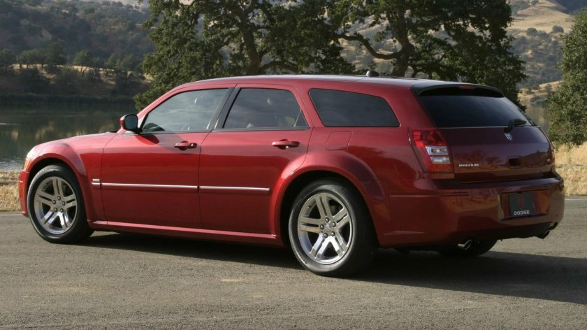 Dodge magnum rt 2005
