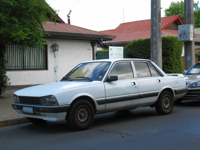 Пежо 505 спереди сзади