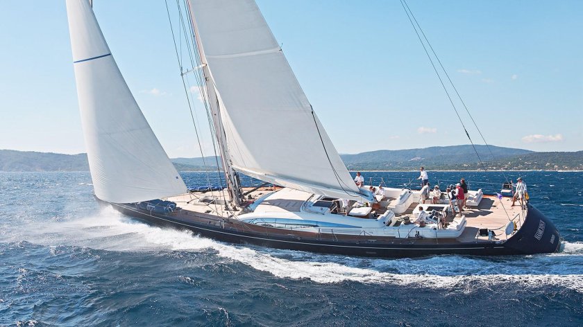 Яхта Гамильтон