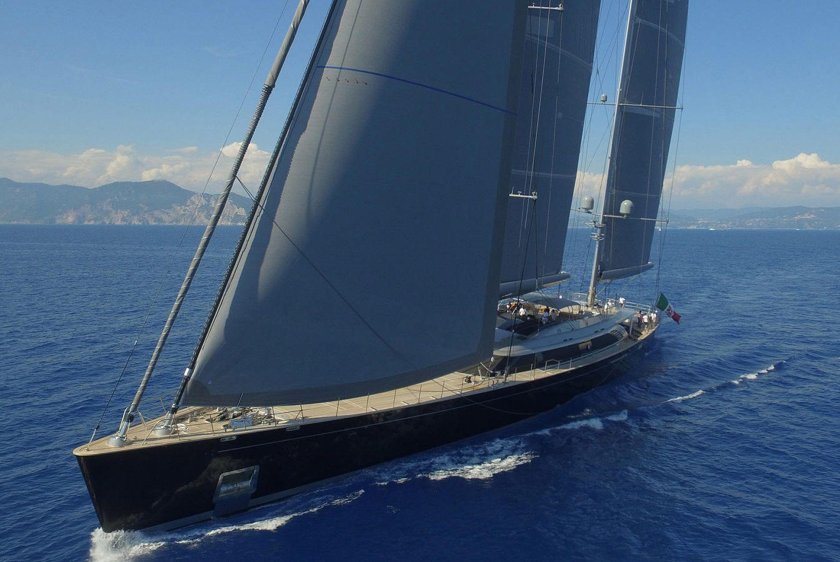 Яхта Perini Navi
