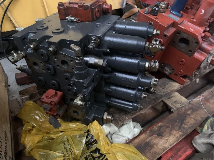 Гидрораспределитель дусан 225