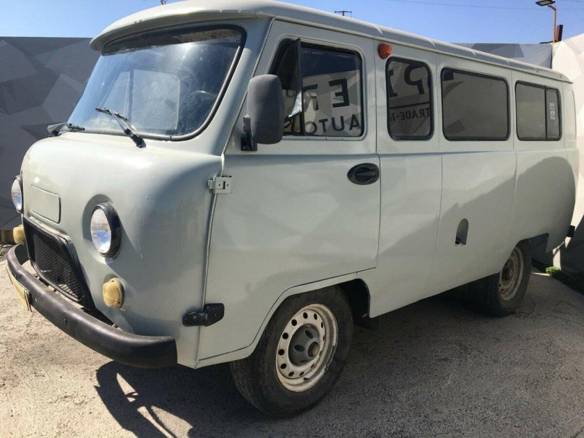 УАЗ 3909 белый