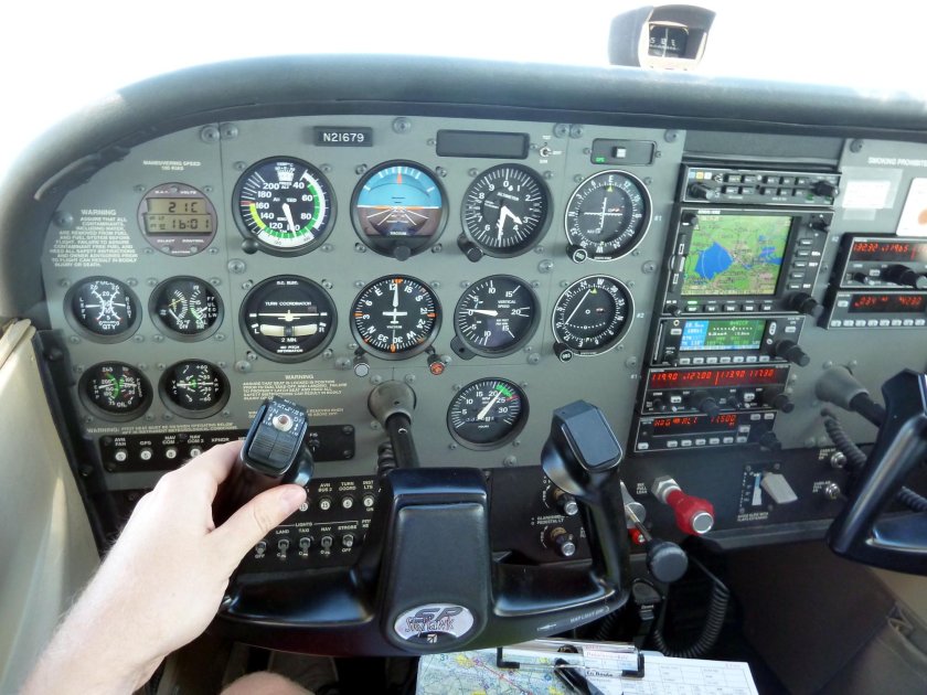 Приборная доска Cessna 172