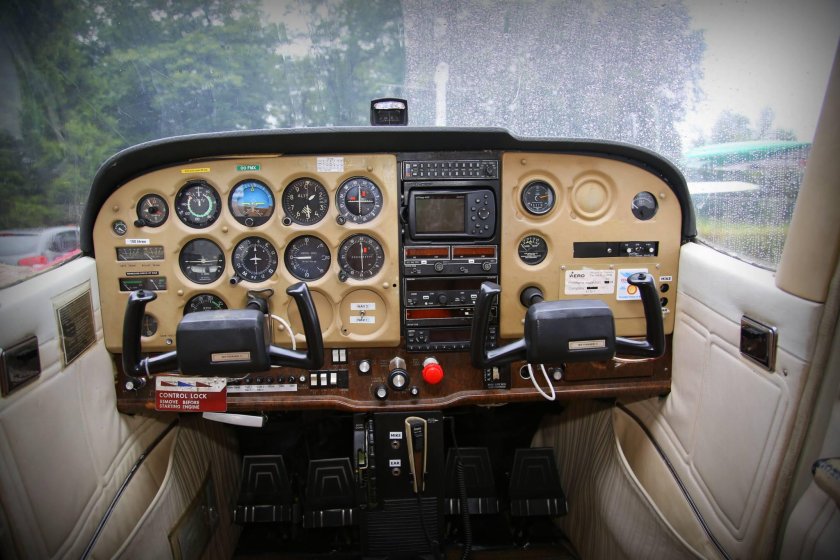 Самолет Cessna 172 салон