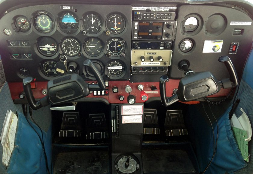 Панель Cessna 172