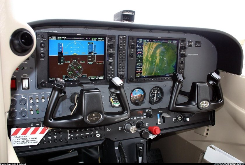 Garmin 1000 Cessna 172s