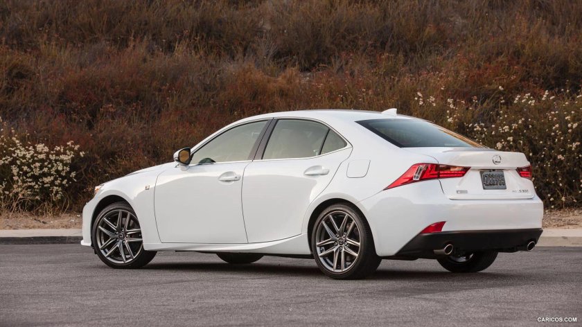 Lexus is 250 f Sport 2016
