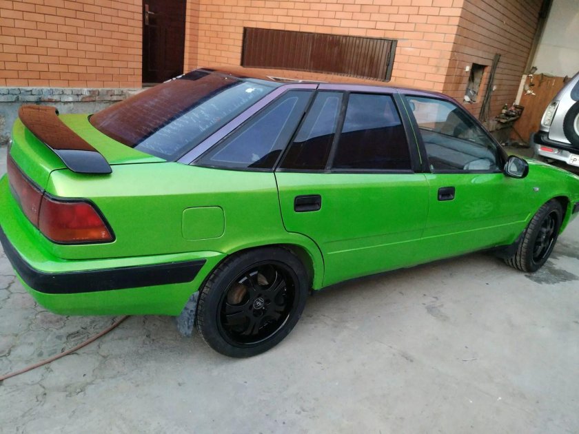 Daewoo espero темно зеленая