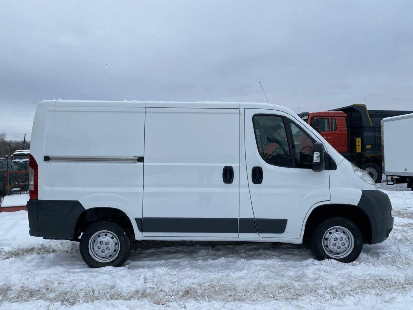 Цельнометаллические фургоны