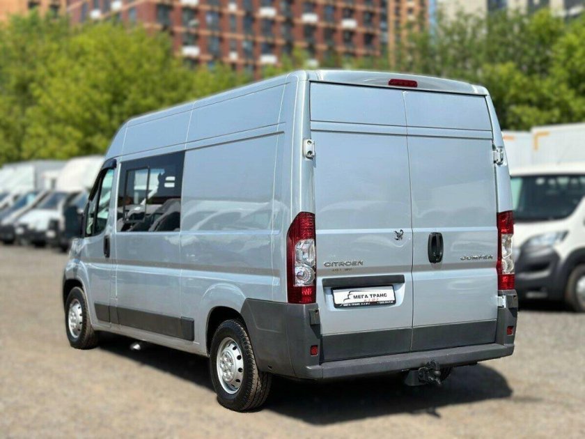 Цельнометаллические фургоны