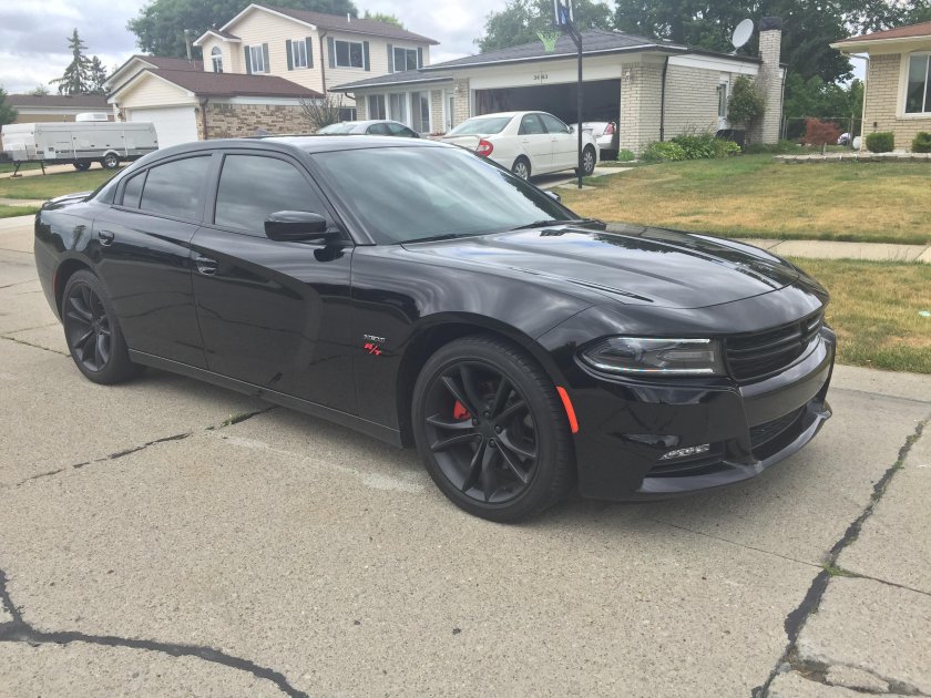 Додж Чарджер 2016 чёрный