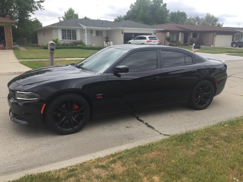 Dodge Charger 2016 черный