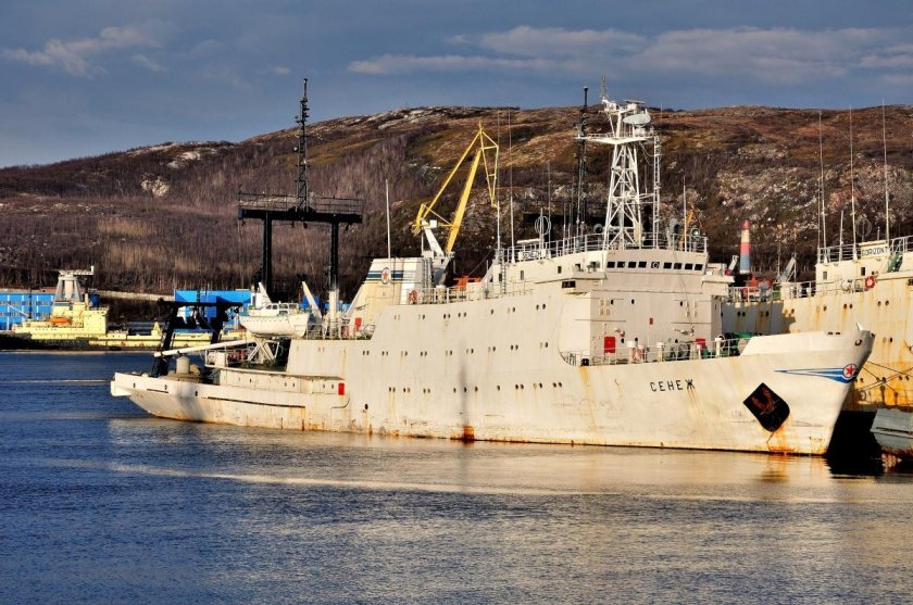 Гидрографическое судно Горизонт Мурманск