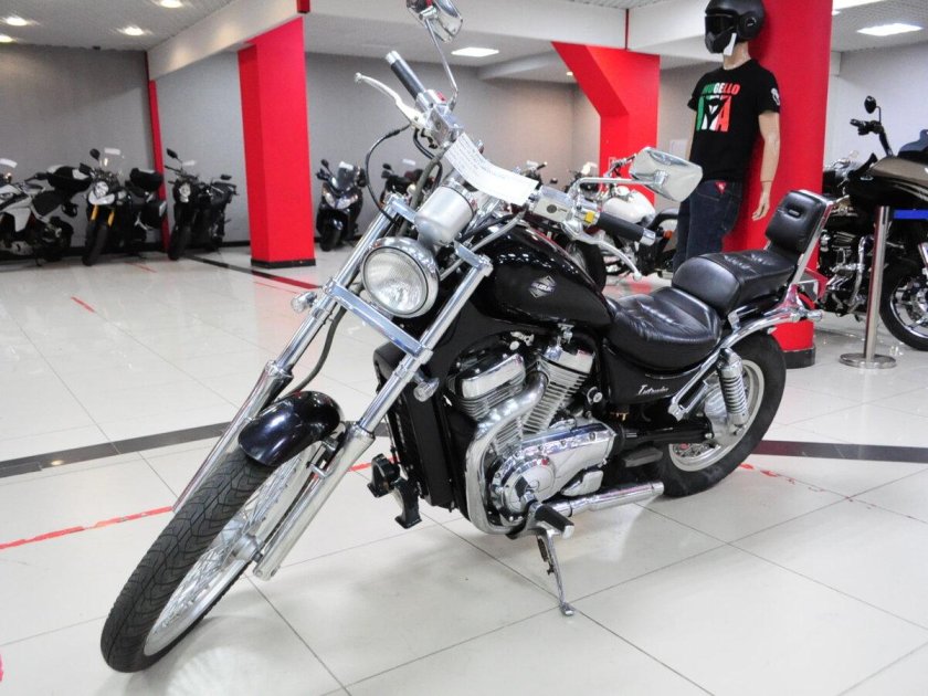 Suzuki intruder vs 400