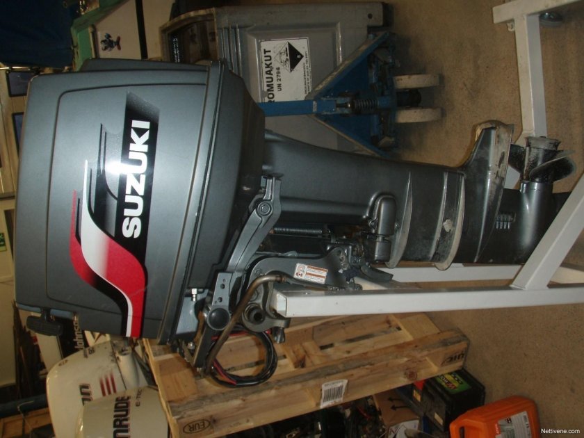 Подвесной лодочный мотор suzuki
