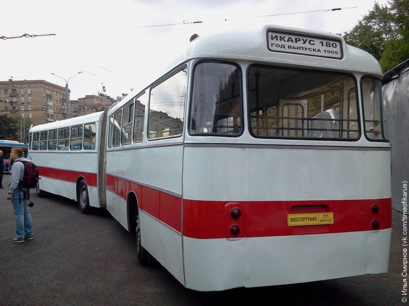 Икарус 180 в Москве