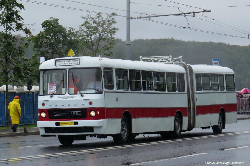 Икарус 180 в Москве